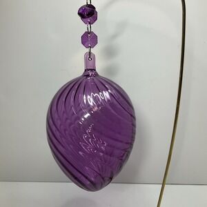 Hand Blown‎ Purple Egg Art Glass Purple Swirled Ornament 5.5 In. Long3.2 In. Dia
